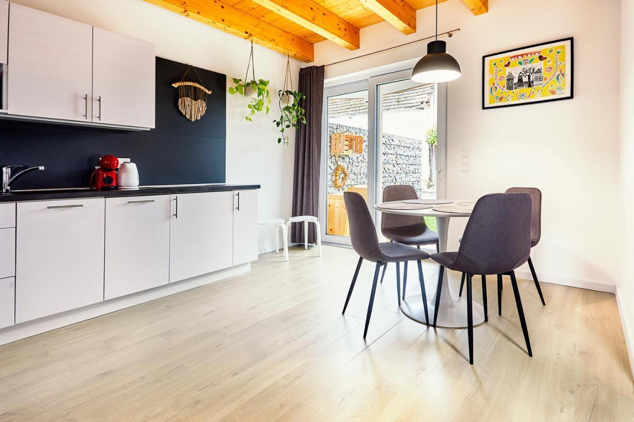 Apartmany Lama Malatiny Ngoại thất bức ảnh